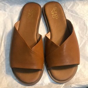 Franco Sarto Riviera flat sandal cognac size 7